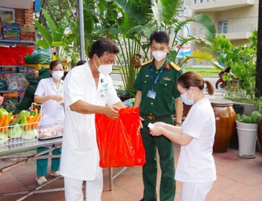 Công đoàn bệnh viện Quân y 175 chăm lo thiết thực trong mùa dịch