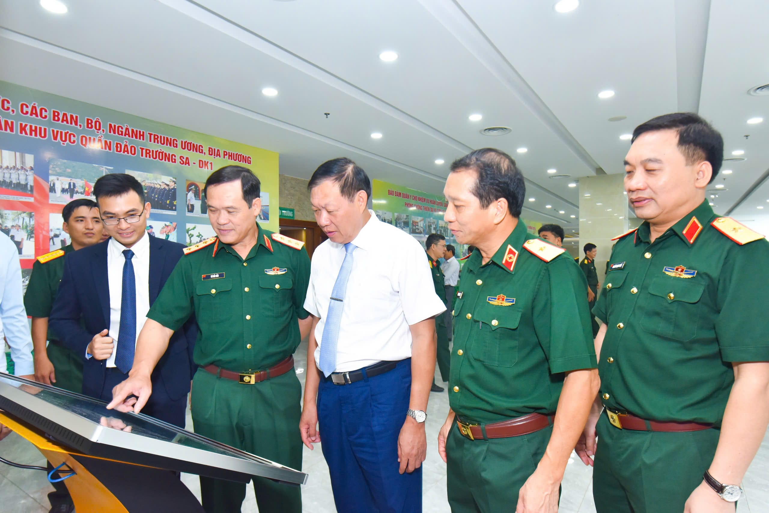 Bệnh viện Quân y 175 góp phần nâng cao công tác bảo đảm quân y khu vực Quần đảo Trường Sa-DK1