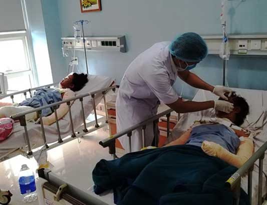 Lá lành đùm lá rách: Một gia đình lượm ve chai bị bỏng nặng