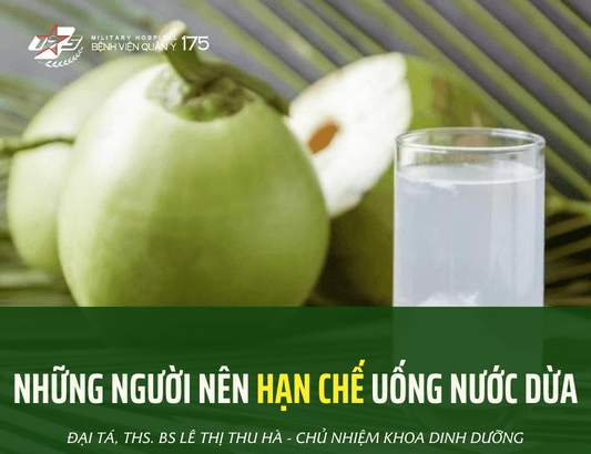 Những người nên hạn chế uống nước dừa