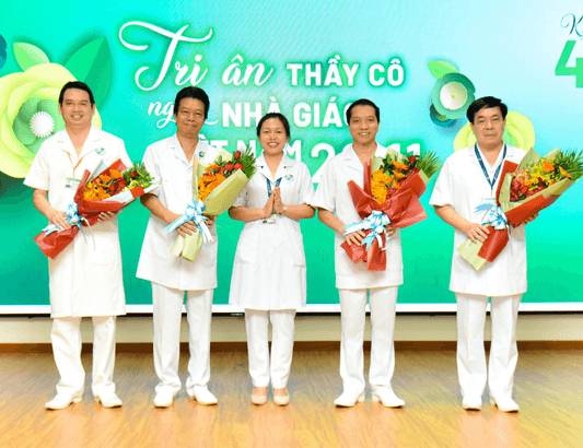 Bệnh viện Quân y 175 tổ chức tri ân những “người lái đò” nhân ngày Nhà giáo Việt Nam 20-11