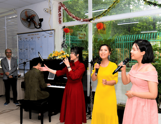 Mang âm nhạc đến Viện Ung bướu và Y học hạt nhân tiếp sức cho “chiến binh K”