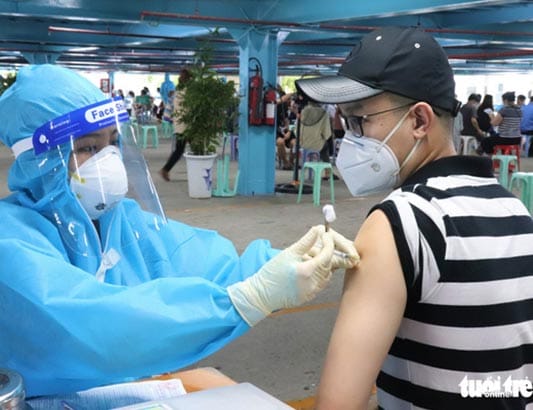 Trước ngày 8-8, TP.HCM phải tiêm xong toàn bộ vắc xin Pfizer và Moderna