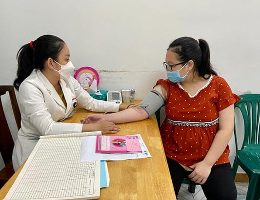 Tại sao phụ nữ cần tiêm vaccine phòng bệnh trước và trong thai kỳ?