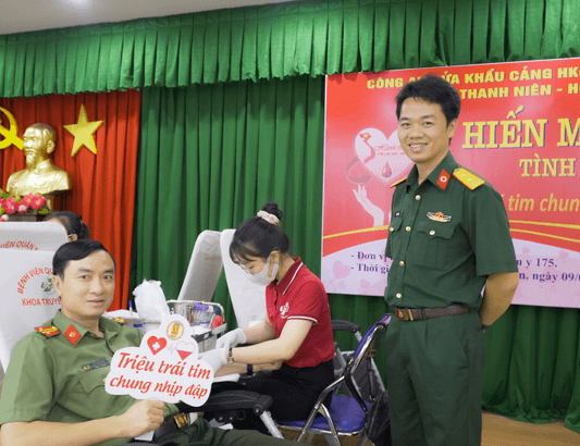 Bệnh viện Quân y 175 tổ chức hiến máu tình nguyện “Chủ nhật Đỏ” tại Công an cửa khẩu Cảng hàng không quốc tế Tân Sơn Nhất