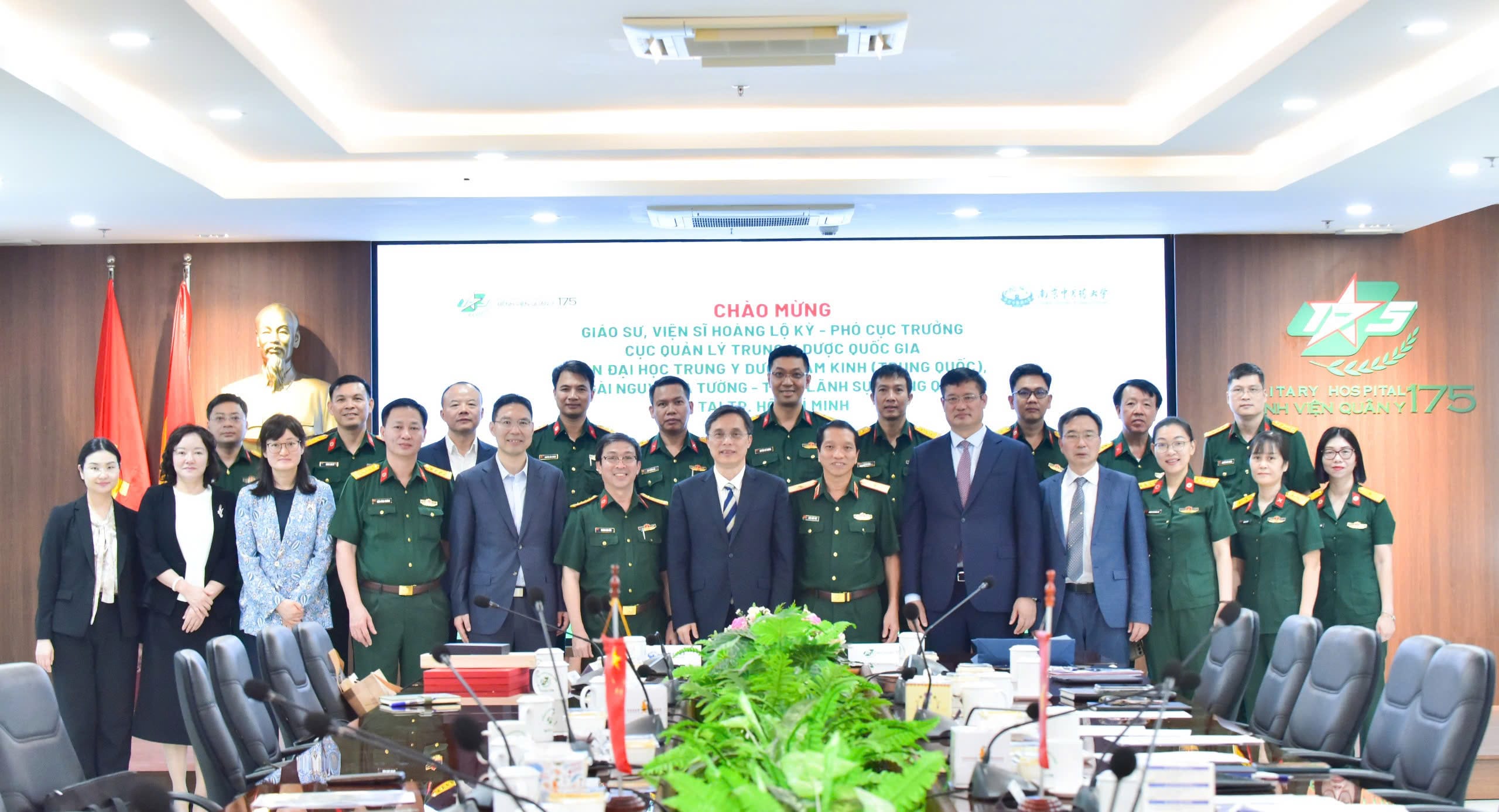 Bệnh viện Quân y 175 ký kết hợp tác với Đại học Trung Y Dược Nam Kinh (Trung Quốc)