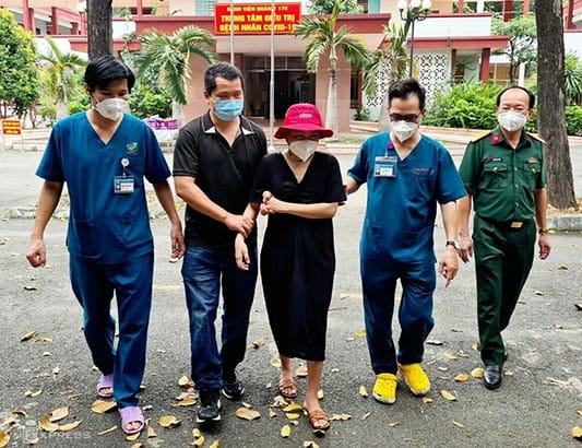 Sản phụ vượt cửa tử sau ba tháng chiến đấu Covid-19