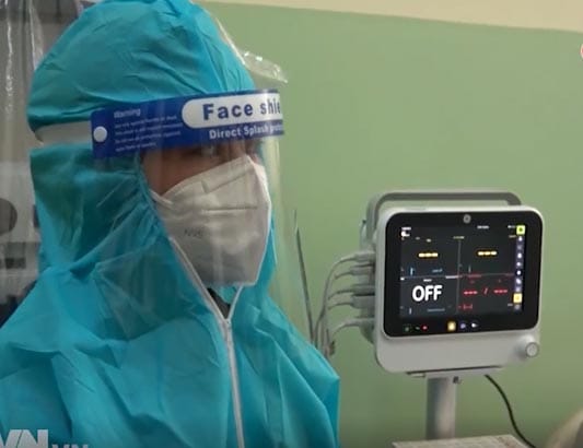 Những chiến sĩ áo trắng nỗ lực điều trị bệnh nhân Covid-19