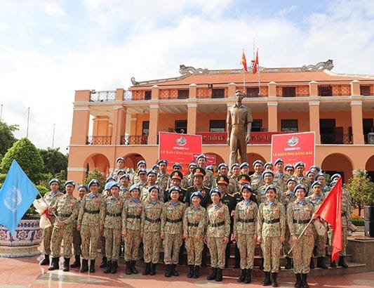 Bệnh viện dã chiến cấp 2 số 3 báo công dâng Bác