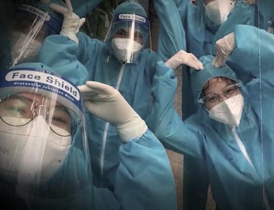 Đêm nhạc dã chiến giữa mùa dịch tại bệnh viện Dã chiến