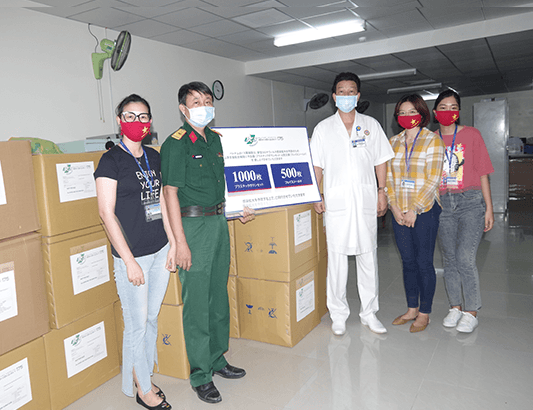 Bệnh viện Quân y 175 hỗ trợ vật tư y tế phòng chống dịch COVID-19 cho Bệnh viện Nhật Bản
