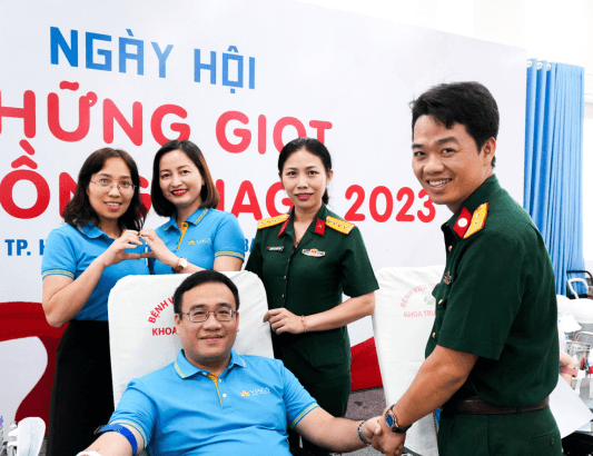 Bệnh viện Quân y 175 phối hợp với VIAGS tổ chức chương trình vận động hiến máu tình nguyện năm 2023