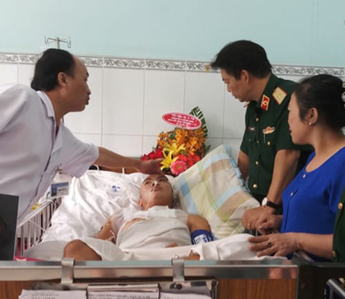 Bệnh nhân đột quỵ được đưa về từ Trường Sa đã qua nguy kịch