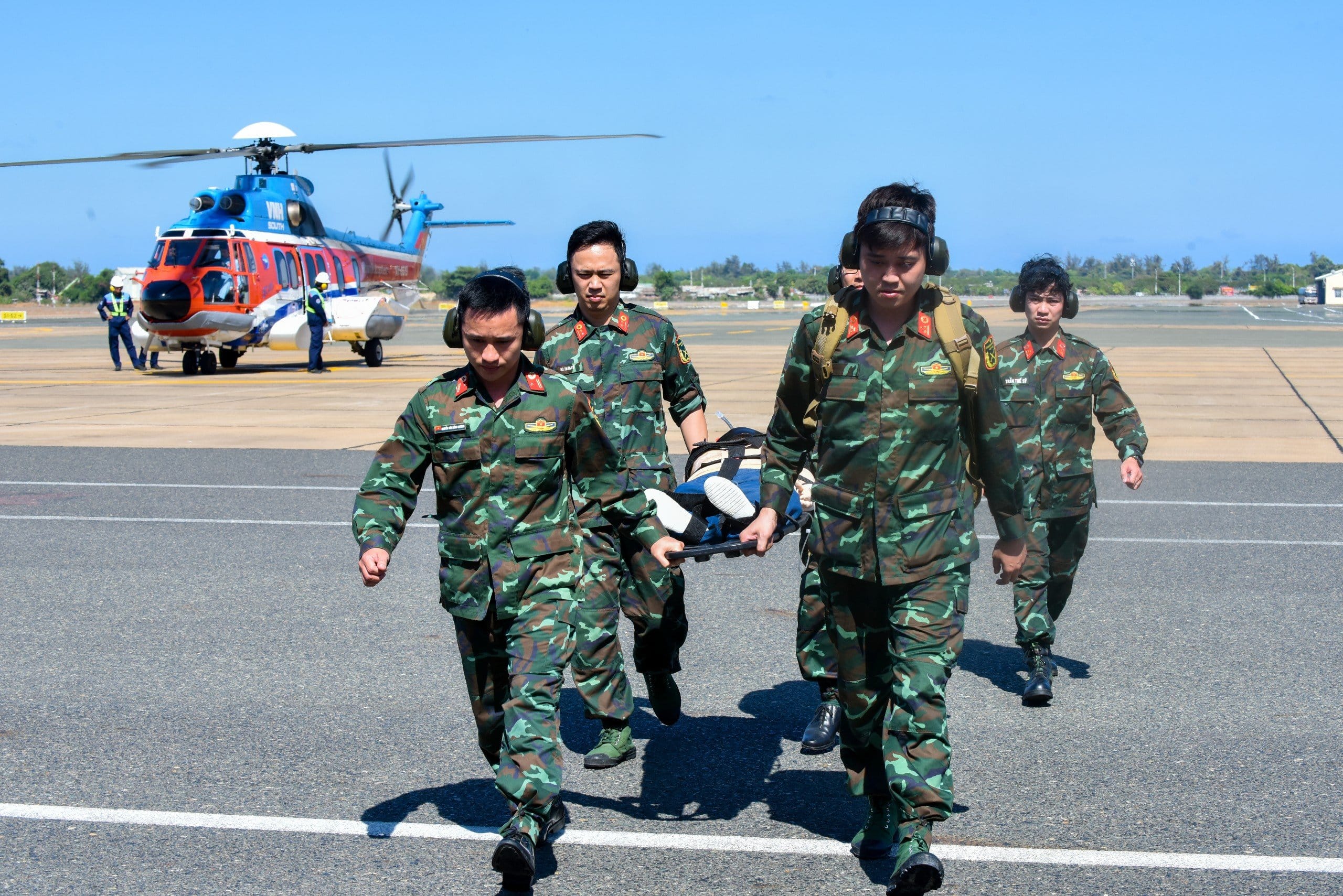 36 học viên xuất sắc hoàn thành chương trình tập huấn Tổ quân y cấp cứu đường không toàn quân