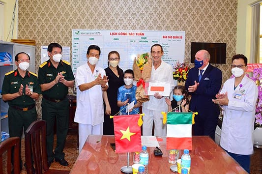 Bệnh viện Quân y 175 điều trị thành công bệnh nhân Covid-19 nặng người Italia