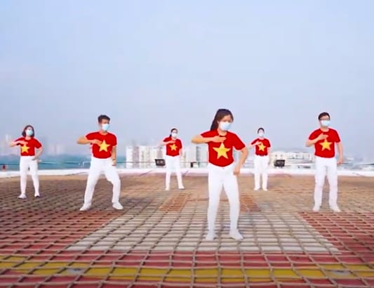 Tiếng hát người chiến sĩ áo trắng