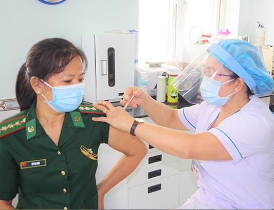 Hơn 1.000 chiến sĩ Bộ đội Biên phòng tỉnh Tây Ninh được tiêm vắc xin COVID-19