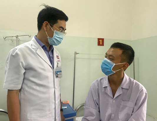 Nam thanh niên suy hô hấp do uống nhầm vỏ thuốc