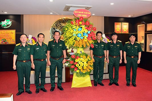 Thượng tướng Võ Minh Lương thăm, chúc mừng Bệnh viện Quân y 175