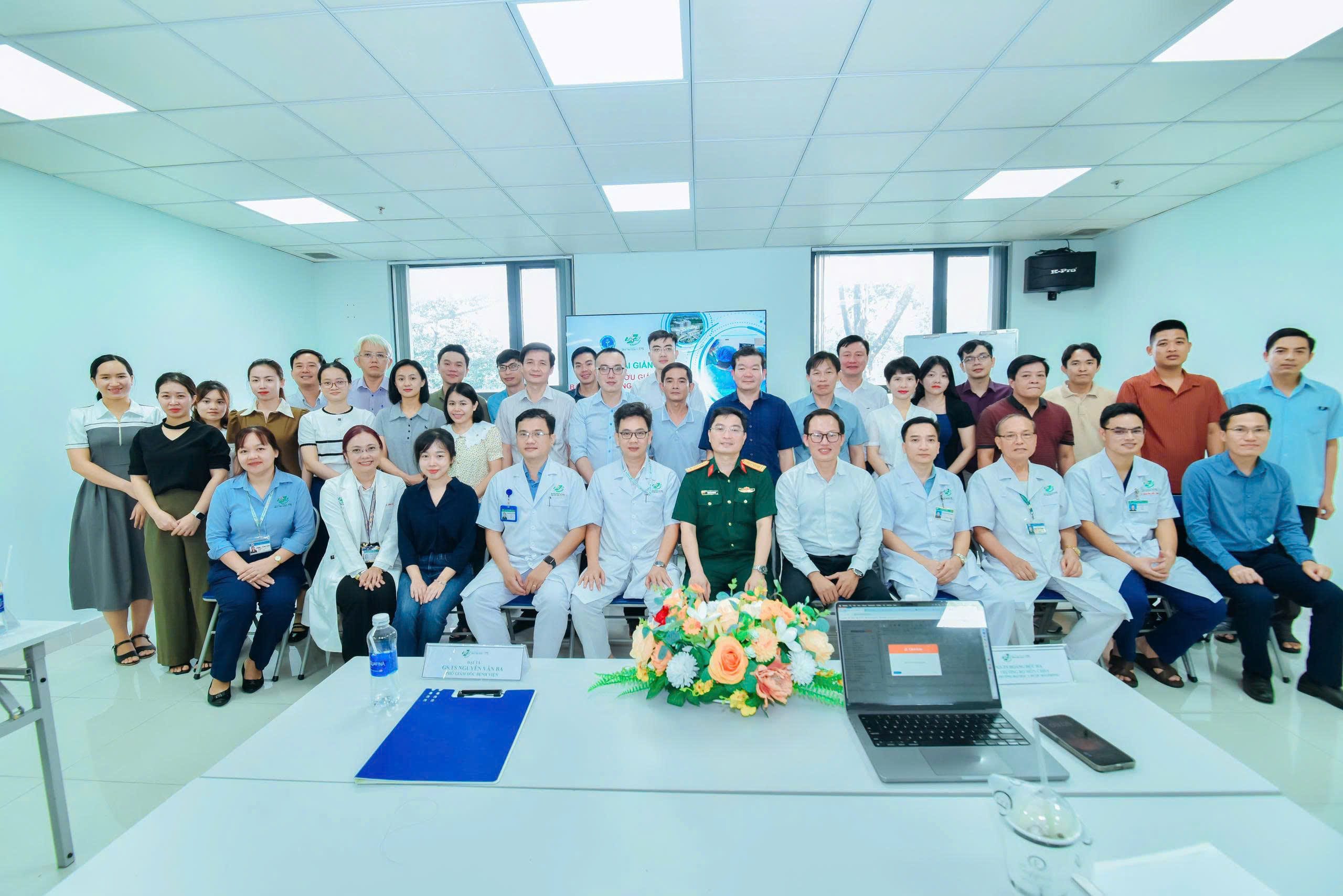 Bệnh viện Quân y 175 khai giảng khóa đào tạo chuyên môn “Điều trị bướu giáp nhân bằng đốt sóng cao tần (RFA)”