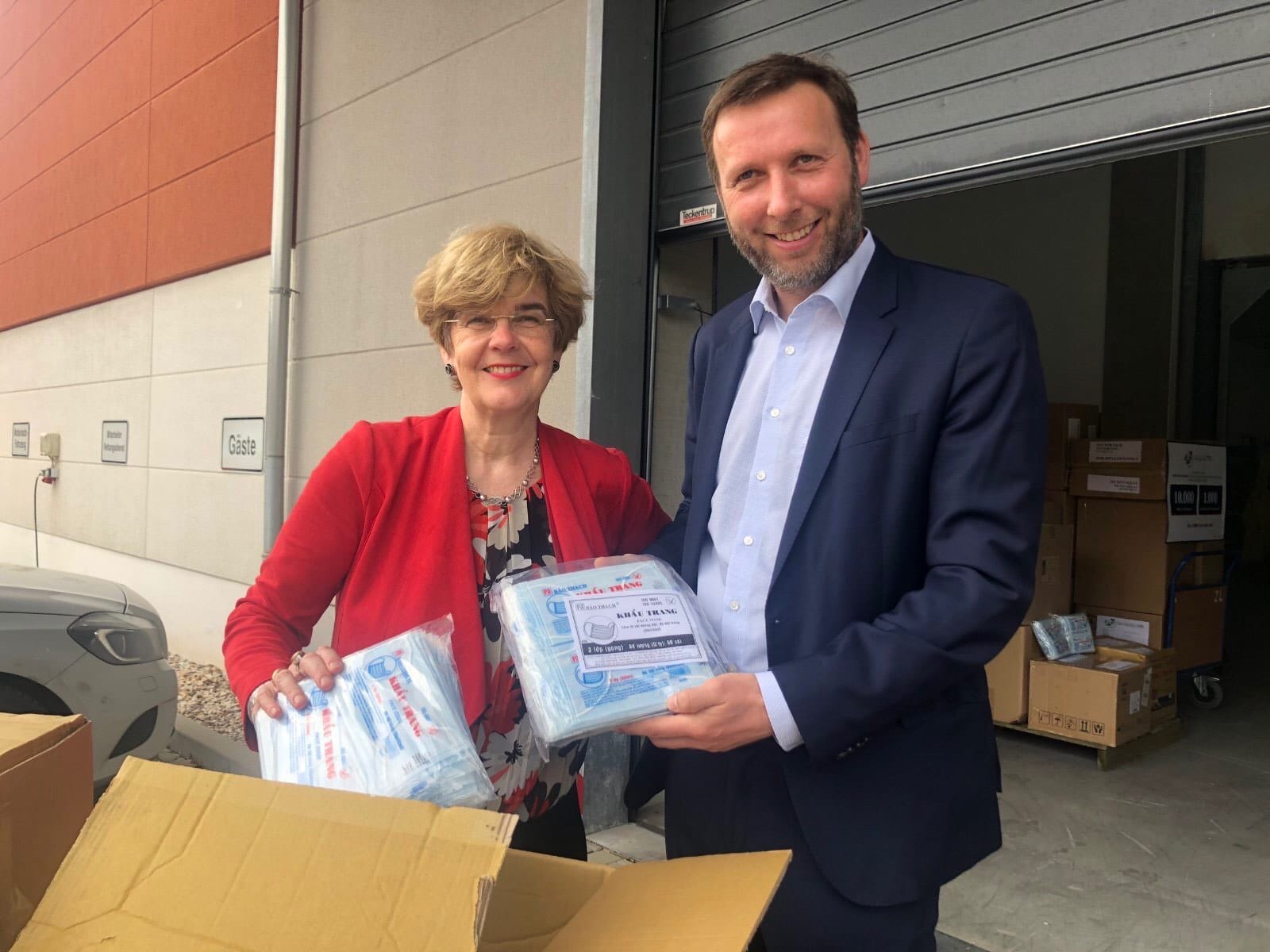 Hành trình “thần tốc” của chuyến hàng viện trợ vật tư y tế của Bệnh viện Quân y 175 - TPHCM tới Bệnh viện Saint Georg - TP Leipzig