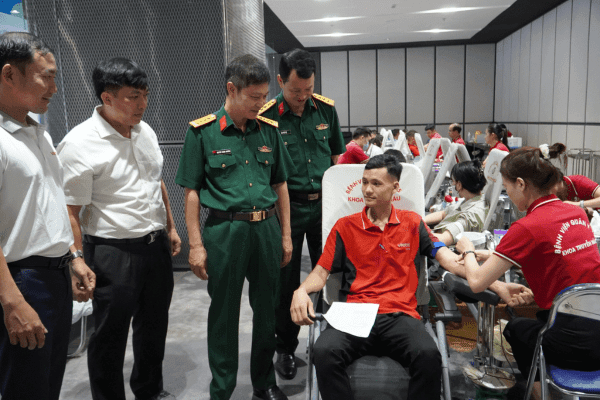 Bệnh viện Quân y 175 phối hợp cùng Tập đoàn Công nghiệp – Viễn thông Quân đội (Viettel) tổ chức chương trình Hiến máu tình nguyện năm 2024