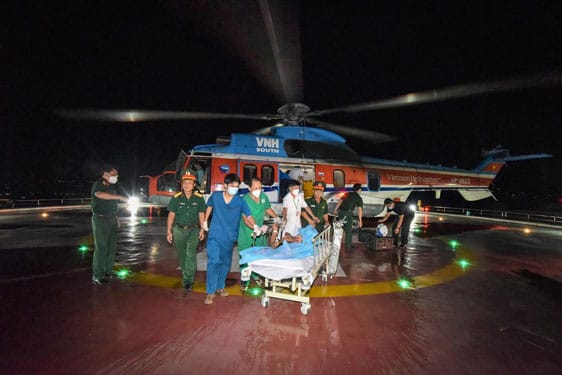 Giành giật sự sống nhờ những chuyến bay