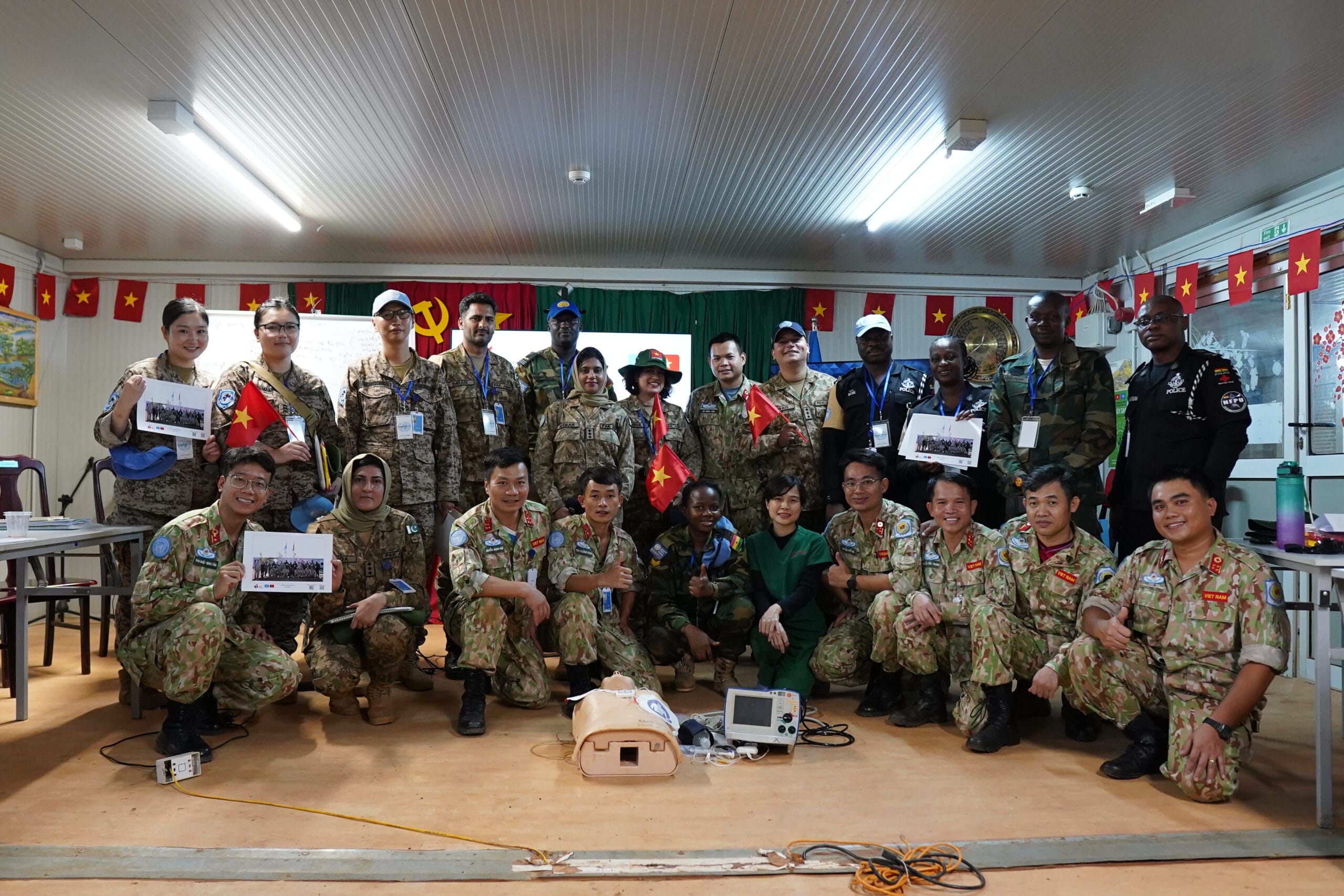 Bệnh viện dã chiến cấp 2 số 5 tổ chức lớp hồi sinh tim phổi nâng cao (ACLS) tại Nam Xu-đăng