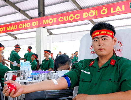Bệnh viện Quân y 175 tổ chức “Ngày hội hiến máu tình nguyện năm 2023” tại Trường Quân sự Quân khu 7