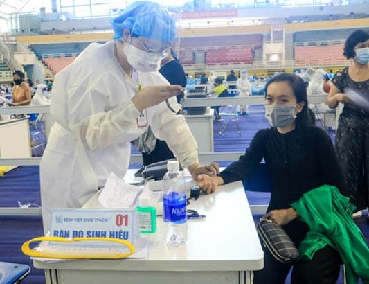 Quá thời hạn tiêm mũi 2 vắc xin COVID-19, có cần tiêm lại từ đầu?