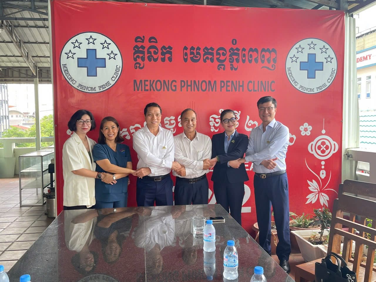 BỆNH VIỆN QUÂN Y 175 THIẾT LẬP MÔ HÌNH Y TẾ XUYÊN BIÊN GIỚI: ĐẨY MẠNH HỢP TÁC CHIẾN LƯỢC TẠI CAMPUCHIA