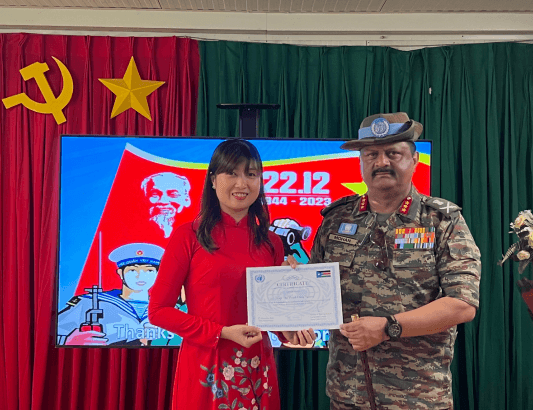 Tư lệnh Lực lượng Quân sự Phái bộ UNMISS biểu dương thành tích và khen tặng thành viên Bệnh viện Dã chiến cấp 2 số 5