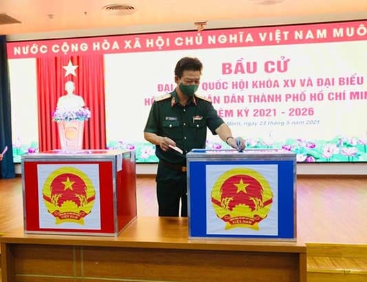 Cử tri Bệnh viện quân y 175 phấn khởi đi bầu cử