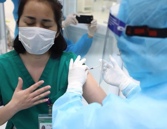 Dấu hiệu nhận biết dị ứng, phản vệ khi tiêm vắc xin Covid-19