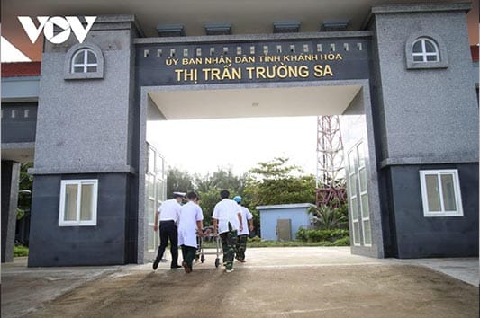 Quân y giữa trùng khơi: Những người hồi sinh cho ngư dân nơi biển, đảo