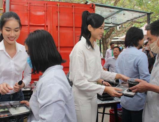 Chuyến thiện nguyện đầu tiên của Top 3 HHVN 2020 đến với các bệnh nhân, thương bệnh binh