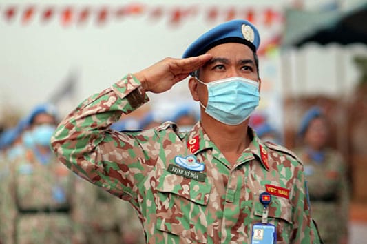 Các "sứ giả" hòa bình Việt Nam nhận Huy chương cao quý của Liên Hợp Quốc