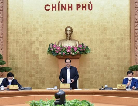 Thủ tướng: Tiếp tục tiêm vắc xin cho trẻ em, tiêm mũi 3 cho người từ 18 tuổi trở lên