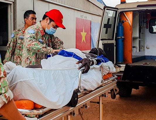 Bác sĩ quân y Việt Nam xử trí ca đột quỵ não cho nhân viên Liên Hiệp Quốc