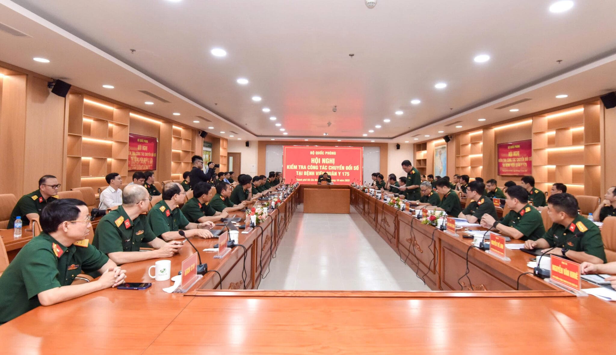 BỘ QUỐC PHÒNG TỔ CHỨC KIỂM TRA, ĐÁNH GIÁ CÔNG TÁC CHUYỂN ĐỔI SỐ TẠI BỆNH VIỆN QUÂN Y 175