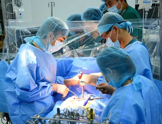 Bệnh viện Quân y 175 tiến hành phẫu thuật tim miễn phí
