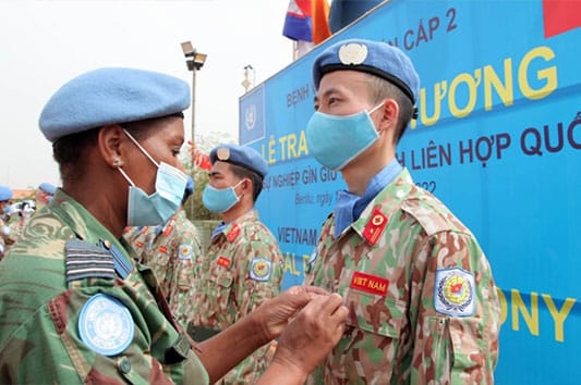 Bác sĩ Việt Nam nhận Huy chương gìn giữ hòa bình Liên Hợp Quốc