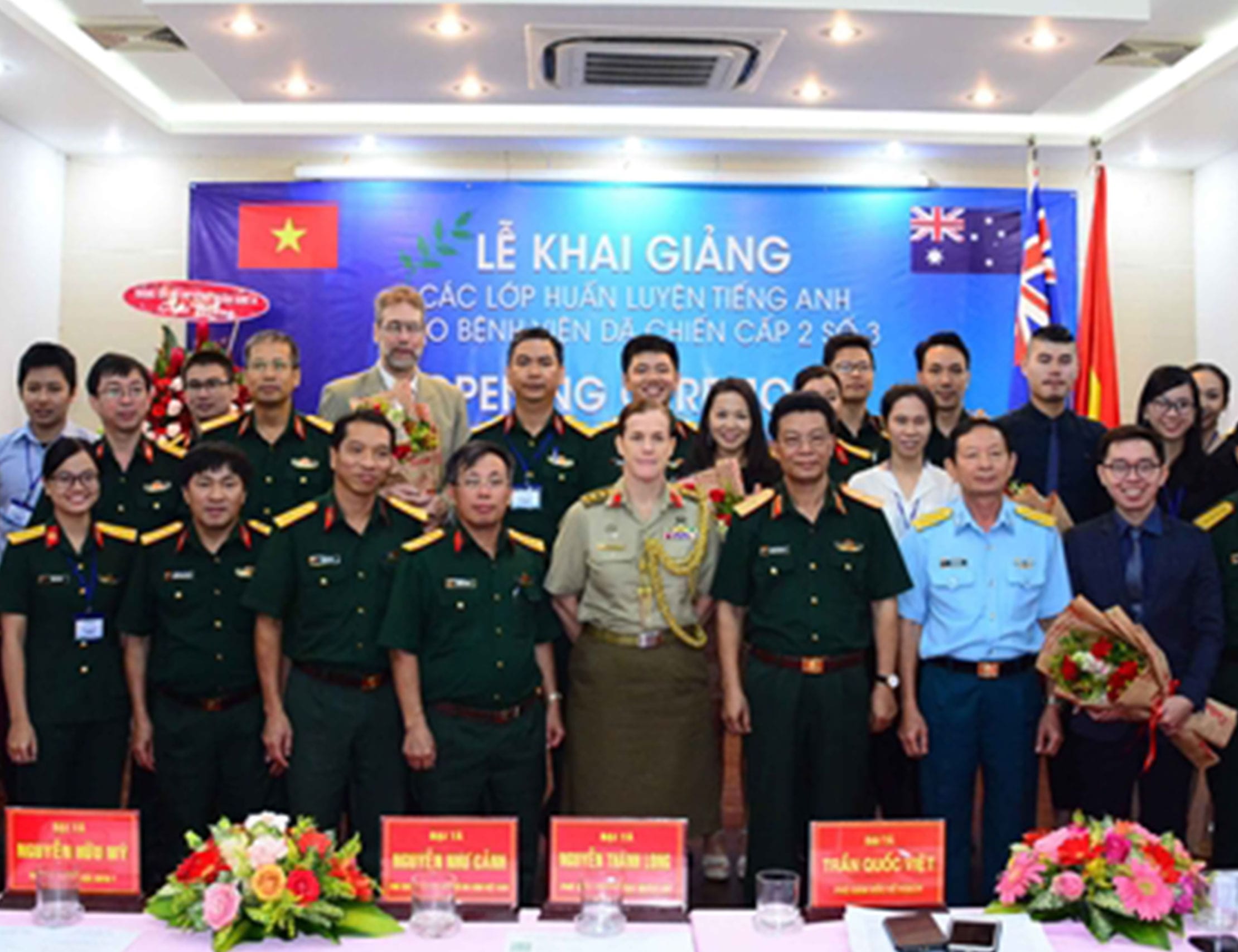 Khai giảng các lớp huấn luyện tiếng Anh cho Bệnh viện Dã chiến cấp 2 số 3