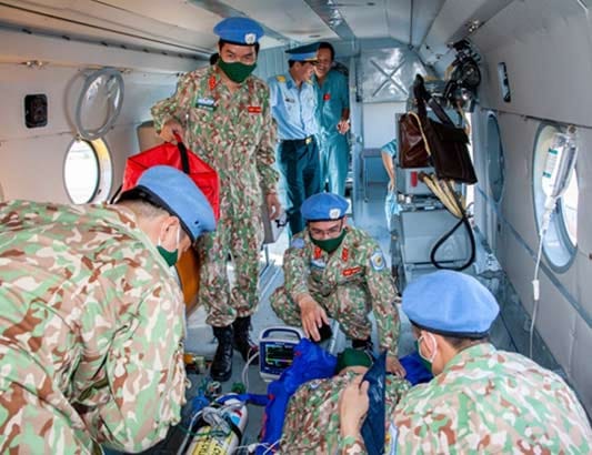 Cán bộ, nhân viên Bệnh viện Dã chiến cấp 2 số 3: Tự tin, quyết tâm, sẵn sàng lên đường