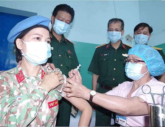 Bệnh viện Quân y 175 triển khai tiêm Vắc xin phòng COVID-19