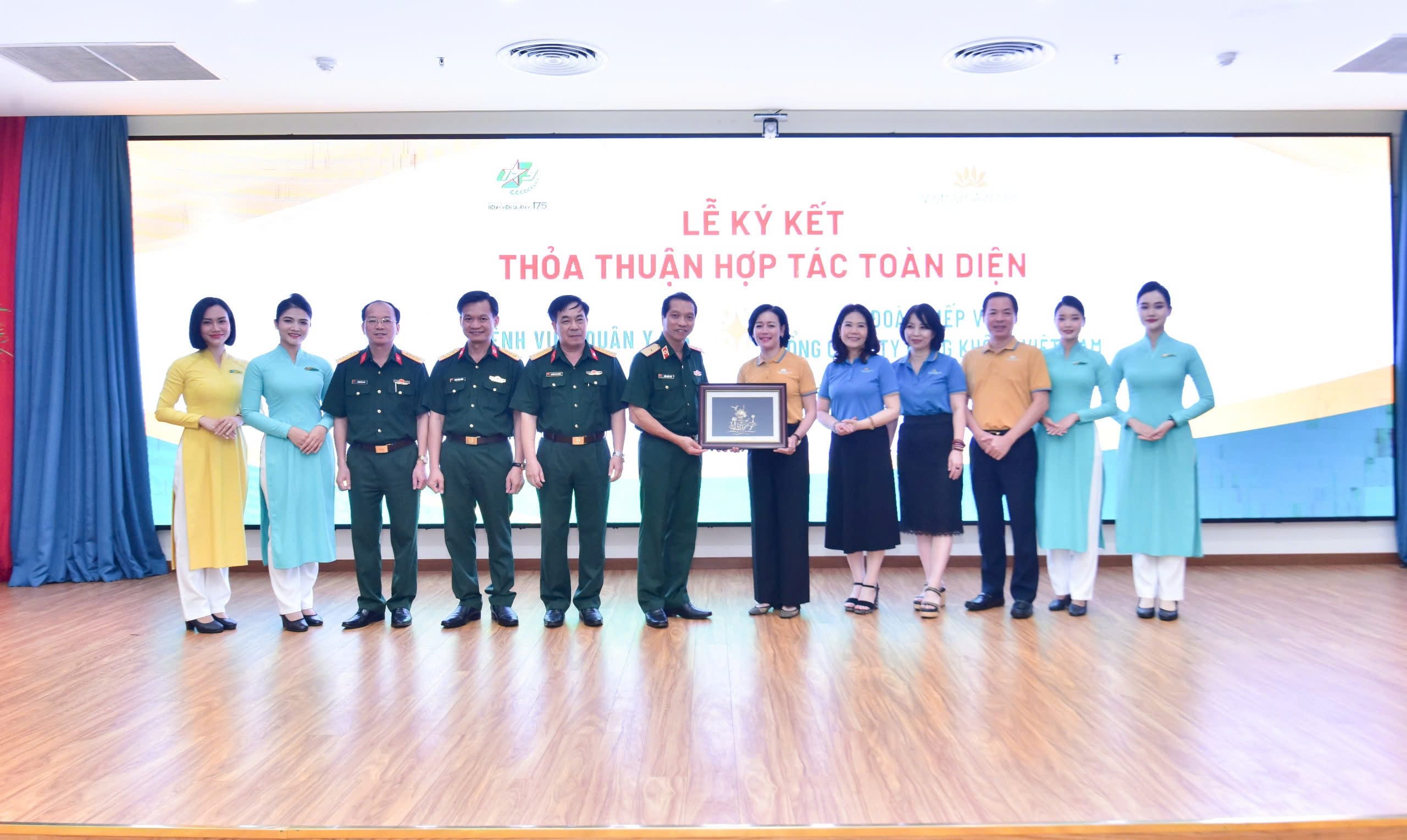 Nâng tầm hợp tác toàn diện giữa Bệnh viện Quân y 175 và Đoàn tiếp viên – Tổng Công ty hàng không Việt Nam (Vietnam Airlines)