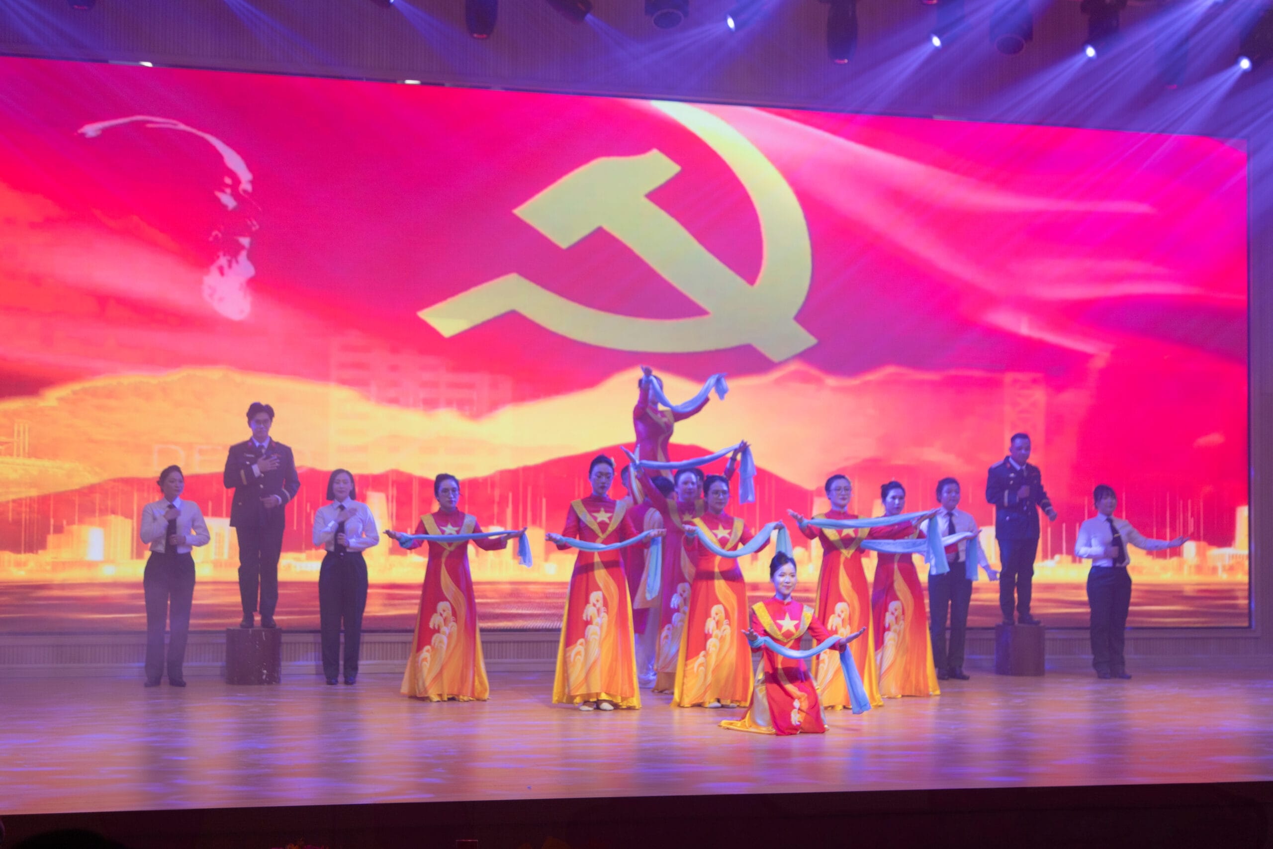 Vững bước dưới cờ Đảng quang vinh: Dấu ấn Hội diễn Nghệ thuật quần chúng Bệnh viện Quân y 175 năm 2025