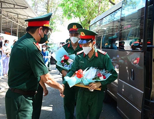 Bệnh viện Quân y 175 bàn giao quân nhân hoàn thành nhiệm vụ hỗ trợ điều trị bệnh nhân Covid-19