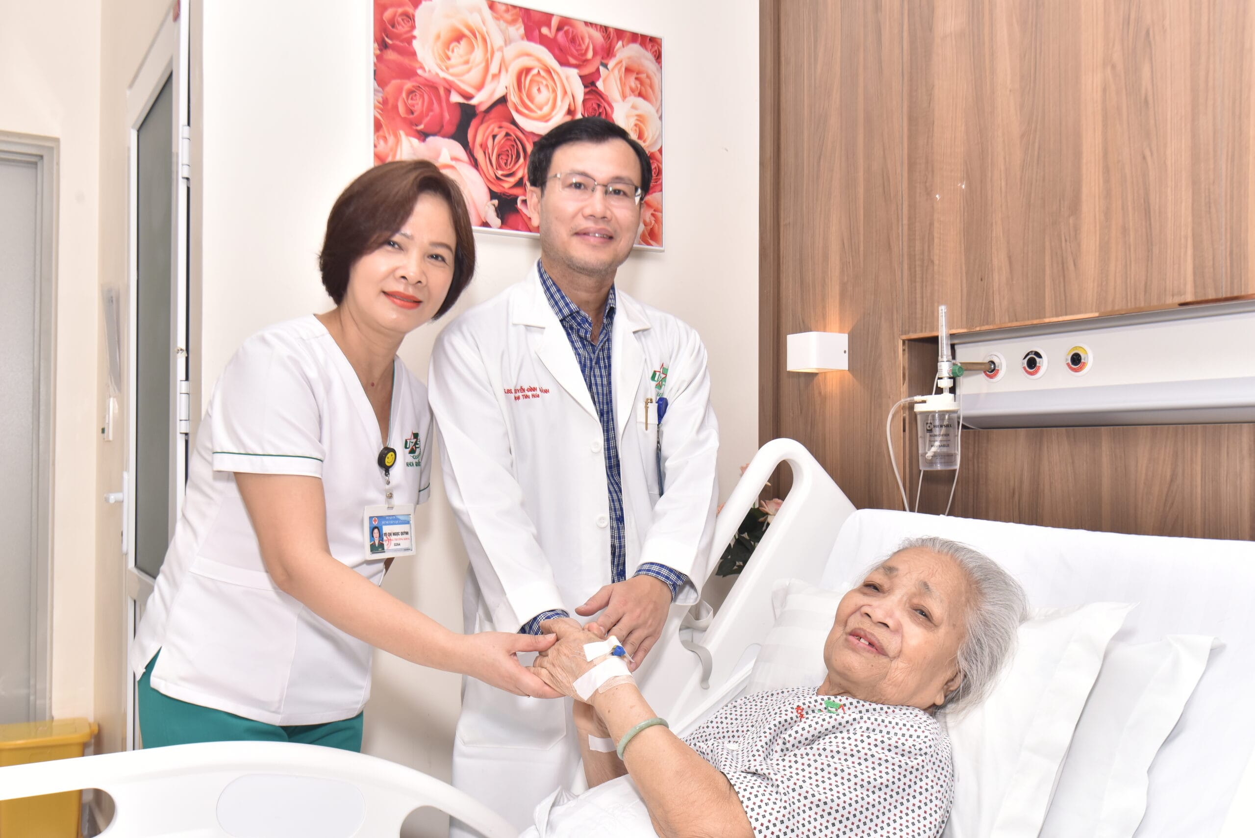 Phẫu thuật nội soi cho bệnh nhân 91 tuổi bị ung thư đại tràng