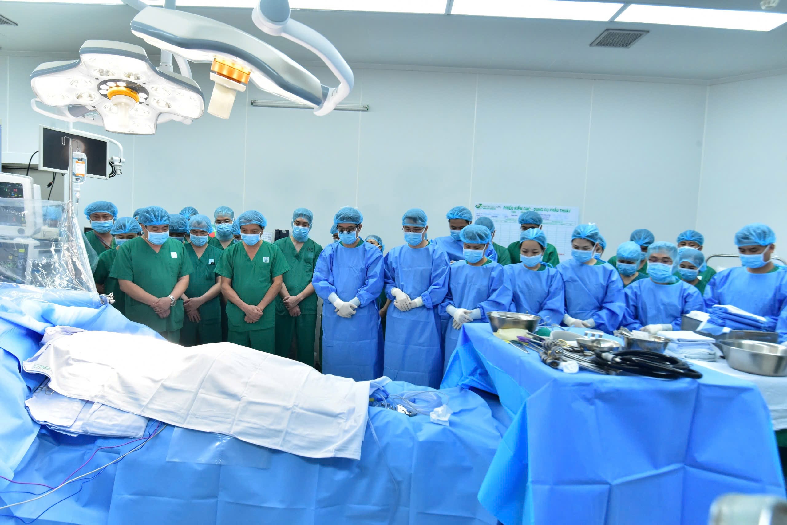 BỆNH VIỆN QUÂN Y 175 LẦN ĐẦU TIÊN PHỐI HỢP THỰC HIỆN CA LẤY – GHÉP TẠNG TỪ NGƯỜI HIẾN CHẾT NÃO